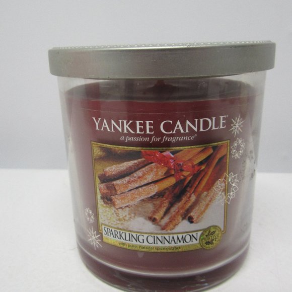 Yankee Candle Christmas Holiday Tumbler Candles - 7oz - Choose Your Favorite! - Picture 2 of 3